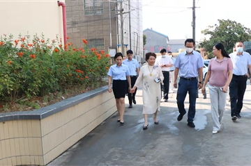 【梦之城动态】荆州区政府领导国庆节到我司走访慰问